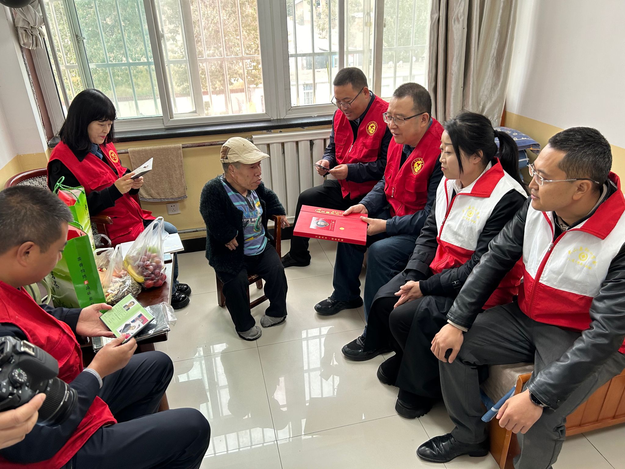 武山縣民政局開(kāi)展“九九重陽(yáng)節(jié)·濃濃敬老情”關(guān)愛(ài)老人系列活動(dòng) 傳遞養(yǎng)老之聲